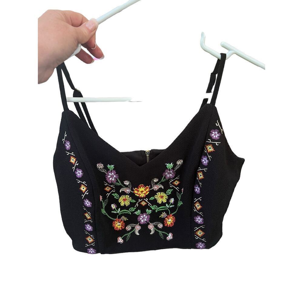 Eyeshadow cropped adjustable tank top embroidered floral women’s L‎